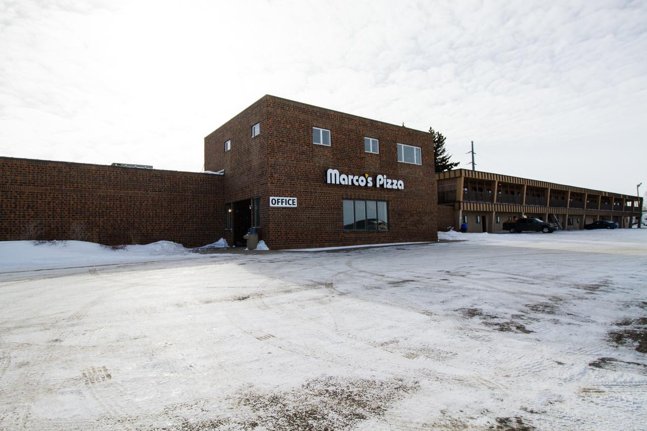 Great American Inn & Suites Devils Lake Extérieur photo